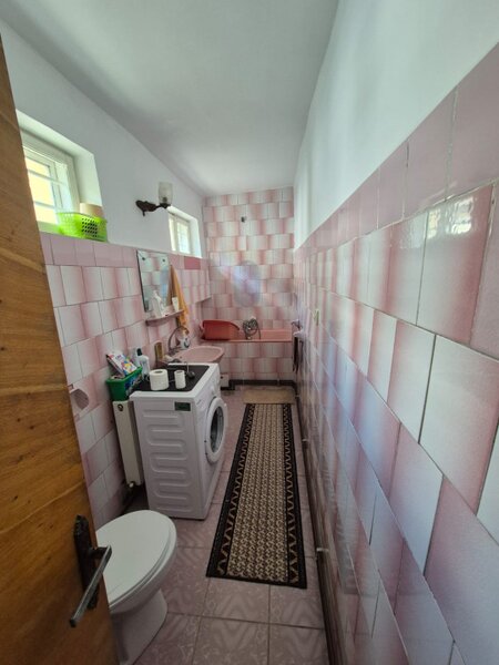 Buzau, casa langa liceul Hasdeu, langa pe str. Plevnei.