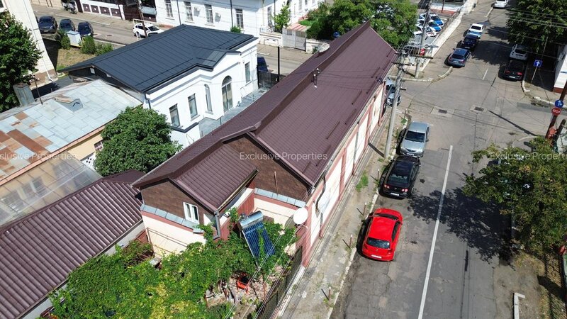 Buzau, casa langa liceul Hasdeu, langa pe str. Plevnei.